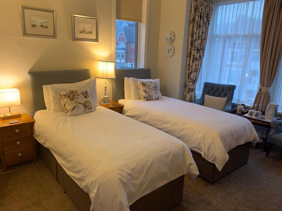 Bed and Breakfast The Gaydon Литам-Сент-Эннс Экстерьер фото