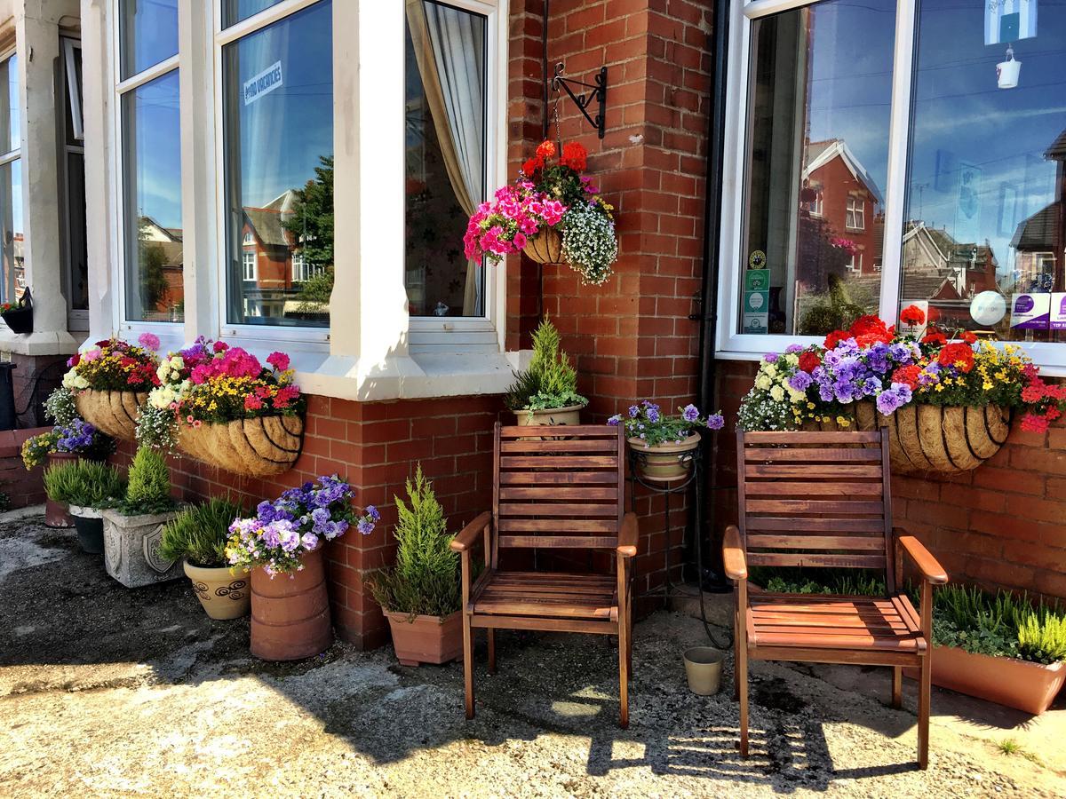 Bed and Breakfast The Gaydon Литам-Сент-Эннс Экстерьер фото